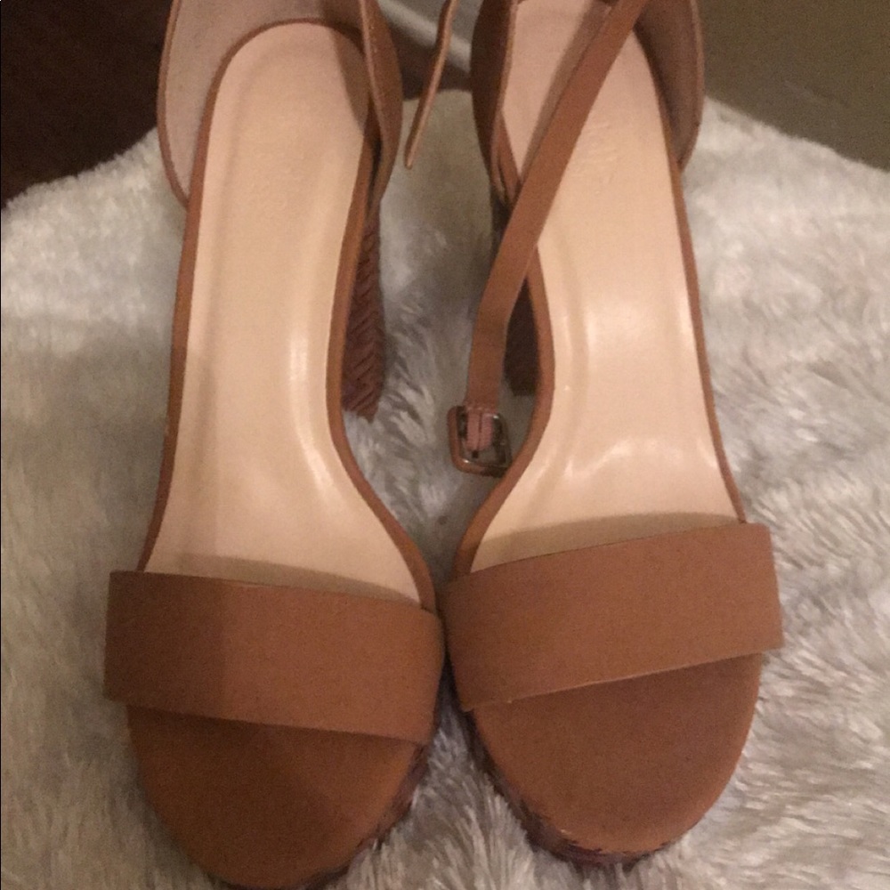 Platform Sandals - Picture 3 of 3
